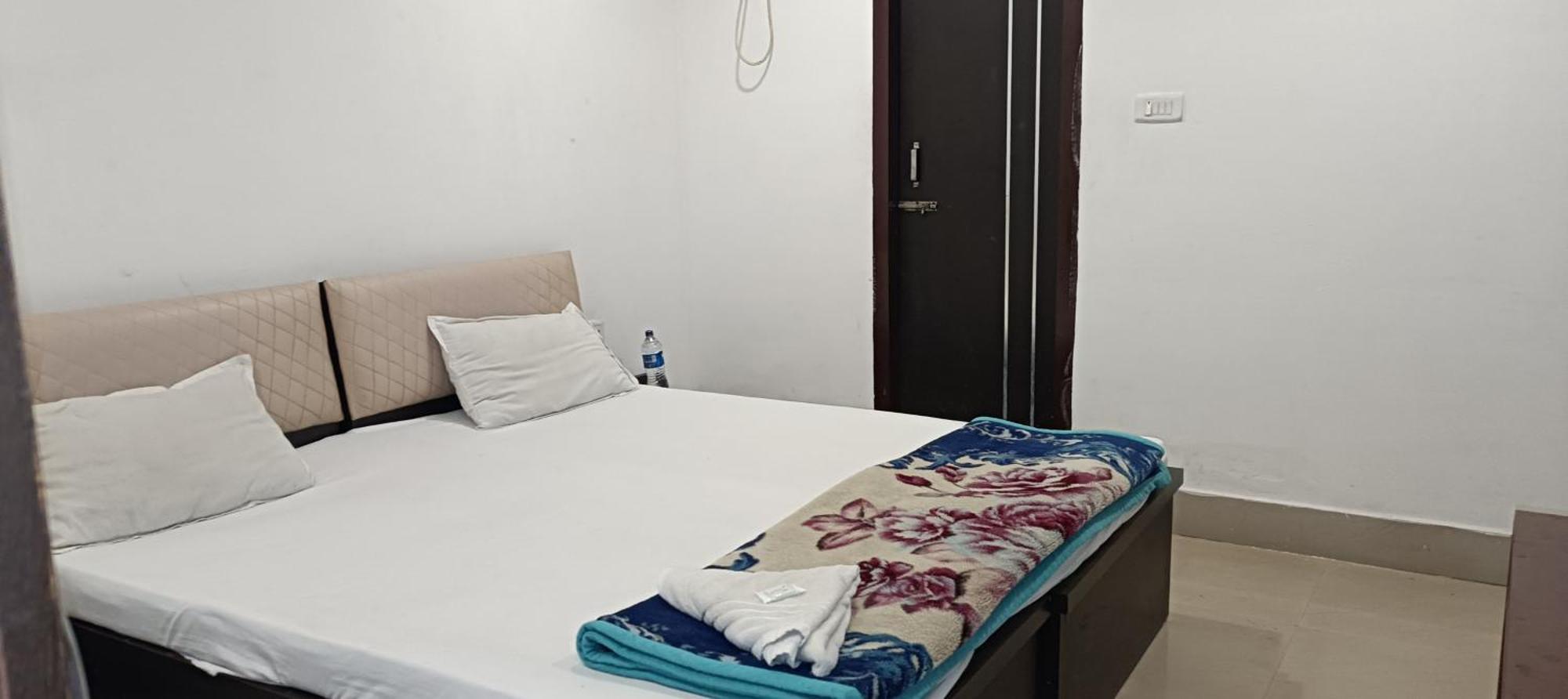 Hotel Lemon House Guwahati Buitenkant foto